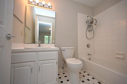 2102 Alpine Pl, Cincinnati OH  45211-3528 exterior