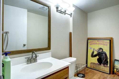 8123 Phillips Cir, Englewood CO 80112-3254 exterior