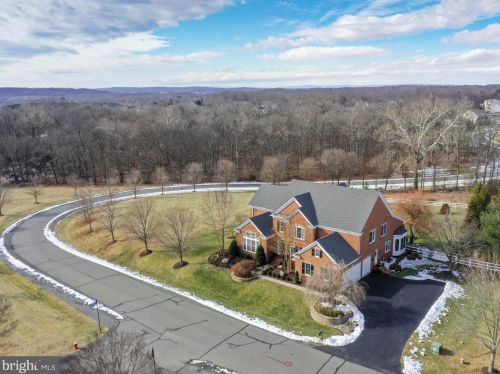 21111 Mill Branch Dr, Leesburg, VA 20175-6370