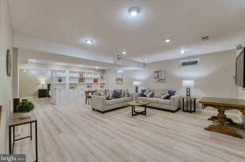 14 Stratford Garden Ct, Silver Spring MD 20904-1560 exterior