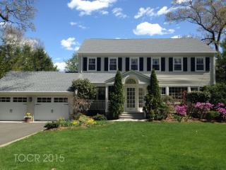 395 Knollwood Rd, Ridgewood, NJ 07450-4814