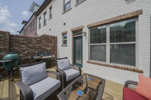 3635 Brookleigh Ln, Atlanta GA  30319-2206 exterior