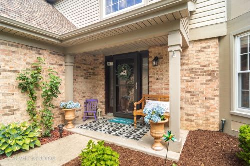 1630 Edgewater Ln, Palatine, IL 60067-1878