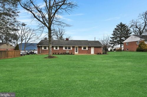 114 Running Pump Rd, Lancaster PA  17603-2245 exterior