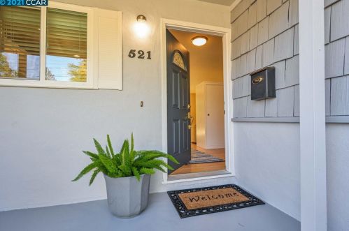 521 Maureen Ln, Concord, CA 94523-2142