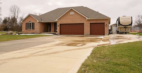 5541 Meissen Dr, Springfield OH  45502-8878 exterior