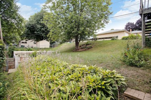 1076 Cook Ave, Saint Paul MN  55106-3323 exterior