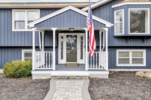 26 Perch Rd, Huntington CT  06484-1824 exterior