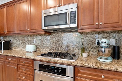 155 Pathway, Irvine CA  92618-8846 exterior