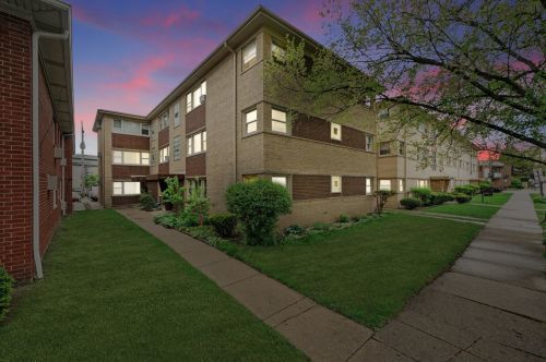 5549 Higgins Ave, Chicago, IL 60630-2128