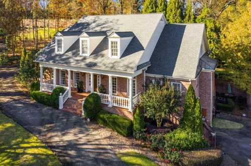 2169 Cumberland Dr, Smyrna GA  30080-4601 exterior