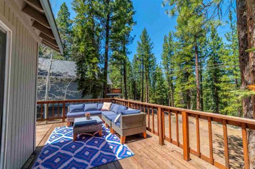 14866 Donnington Ln, Truckee CA  96161-1170 exterior