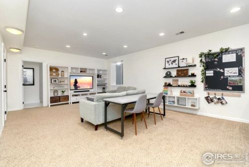 1227 Cres Dr, Fort Collins CO 80526-2917 exterior