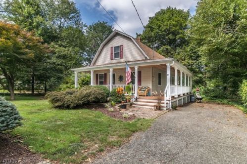 70 Quaker Church Rd, Dover, NJ 07869-1523