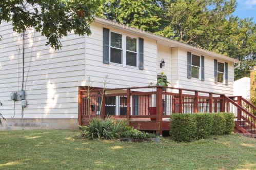 6393 Beaconwood Dr, Cincinnati, OH 45230-3654