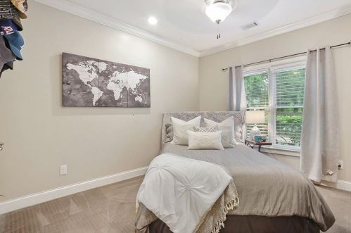 2292 Meadowvale Dr, Atlanta GA  30345-3543 exterior