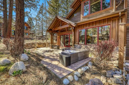 10251 Valmont Trl, Truckee CA  96161-2078 exterior
