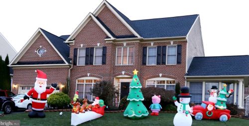 3655 Stonewall Manor Dr, Triangle VA  22172-1432 exterior
