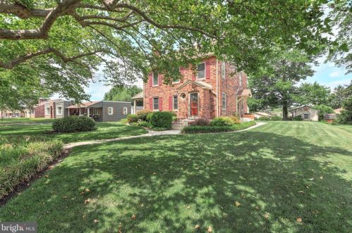 2119 Sycamore Rd, York, PA 17408-4127