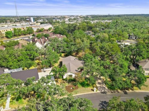 11905 Brookwood Rd, Austin TX  78750-2744 exterior