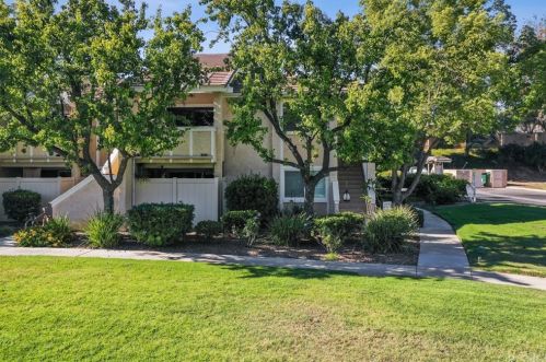 2925 Deacon St, Simi Valley CA 93065-6119 exterior