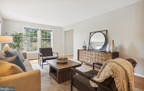 1221 Pinecrest Cir, Silver Spring MD 20910-1626 exterior