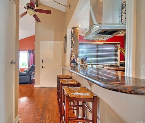 2742 Gleason Ct, Riverside CA  92506-4325 exterior