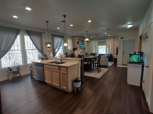 1064 Humbolt St, Fort Worth TX  76104-3721 exterior