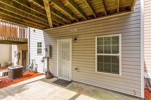 720 Celeste Ln, Atlanta GA  30331-8606 exterior