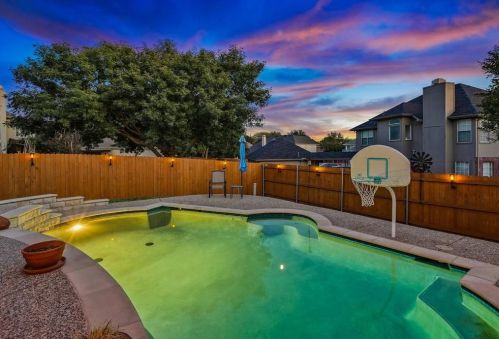 5000 Spanish Riv Trl, Fort Worth TX  76137-5216 exterior