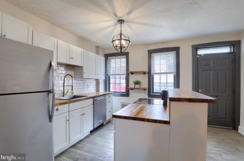 212 Howard Ave, Lancaster PA  17602-4208 exterior