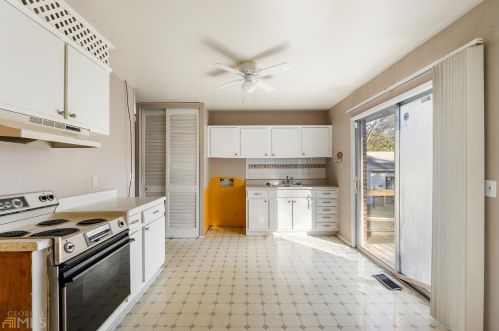1723 Glenn Pl, Conley, GA 30288-2025