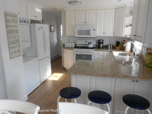 22 Virginia Ave, Lavallette, NJ 08735-2438