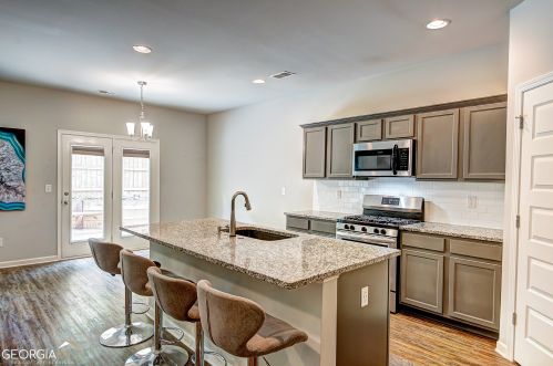 3843 Hempstead Way, Atlanta GA  30331-5268 exterior