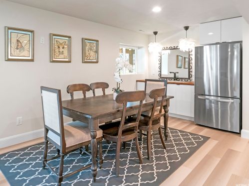 8851 Willow Grn Dr, Sandy UT 84093-2056 exterior