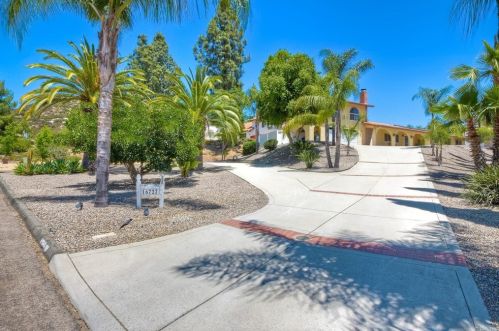 16727 Republican Way, Ramona, CA 92065-4659