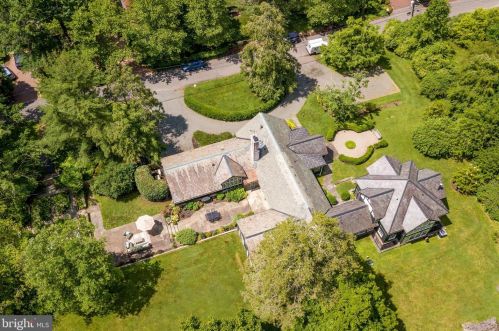 19 Greenhouse Dr, Princeton NJ  08540-4801 exterior