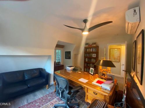 1431 Hillside Dr, Glendale CA  91208-2416 exterior