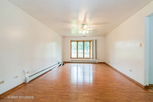 8205 Stuenkel Rd, Frankfort, IL 60423-8045