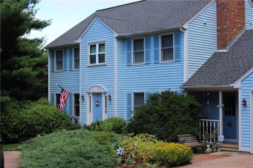 19 Mathew Dr, Providence, RI 02919-1645