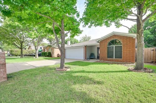 5724 Northfield Dr, Fort Worth TX  76179-3750 exterior