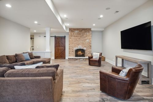 267 Middaugh Rd, Willowbrook IL  60514-1067 exterior