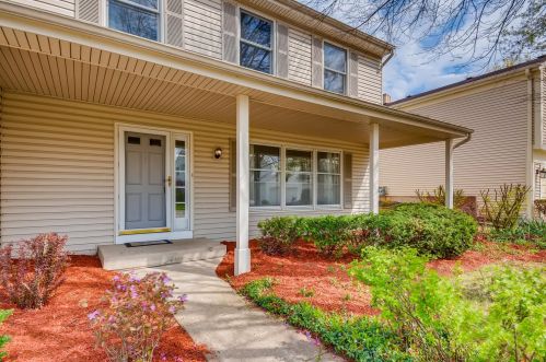 1383 Logsdon Ln, Buffalo Grove, IL 60089-1133