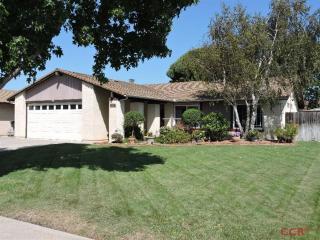 612 10th St, Lompoc, CA 93436-4931