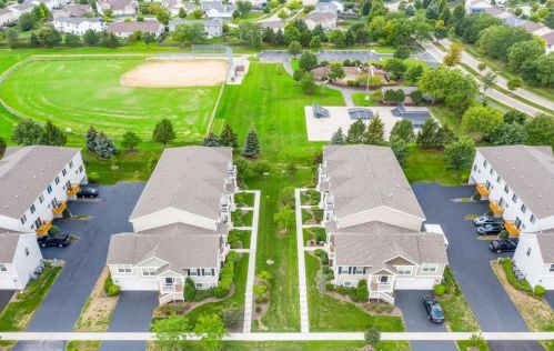 1252 Alta Vista Dr, Pingree Grove IL  60140-2057 exterior