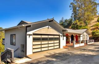 260 Annis Rd, Brisbane, CA 94005-1773