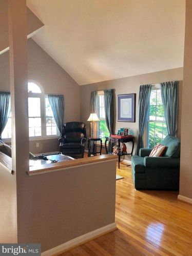 6836 Camus Pl, Springfield VA  22152-3112 exterior