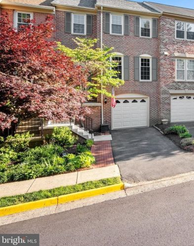 6828 Wild Rose Ct, Springfield, VA 22152-3124