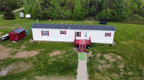 654 Bradford Rd, Charleston, ME 04422-3417