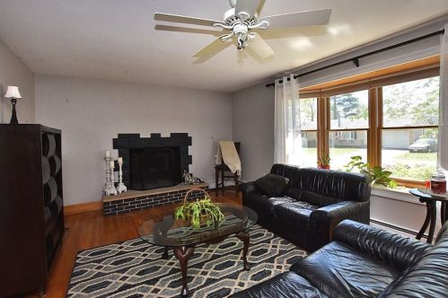 95 Naushon Ave, Warwick, RI 02888-4509